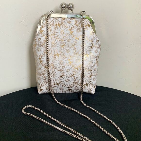 Handmade Vintage Style Genuine Leather Embossed Daisy Kisslock Phone Case/Pouch - Picture 1 of 12